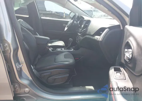 2015 Jeep Cherokee Trailhawk из США, поврежденный, VIN 1C4PJMBS9FW786081